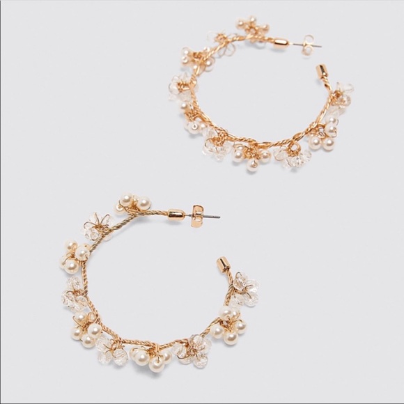 Zara Pearl Hoop Earrings - Picture 3 of 6